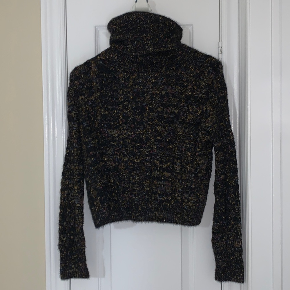 Cropped turtle neck